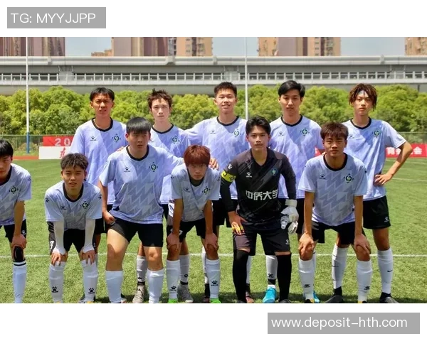 大学生足球联赛校园组精彩纷呈各高校队伍齐聚一堂争夺冠军荣耀 大学生足球联赛校园组精彩纷呈各高校队伍齐聚一堂争夺冠军荣耀